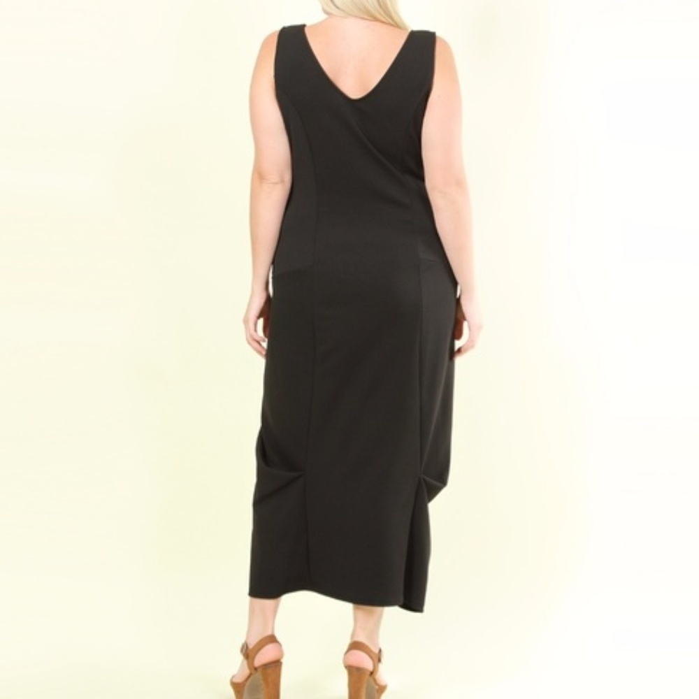 Plus Size Black Ruched Sides Sleeveless Maxi Dress - Picture 5 of 5